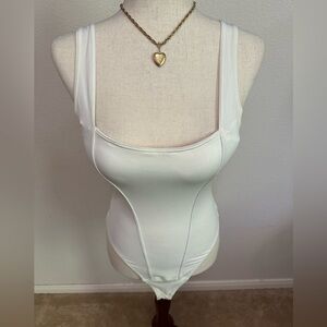 VS | Spandex Bodycon bodysuit w/ Push-up Bra | Color: cream